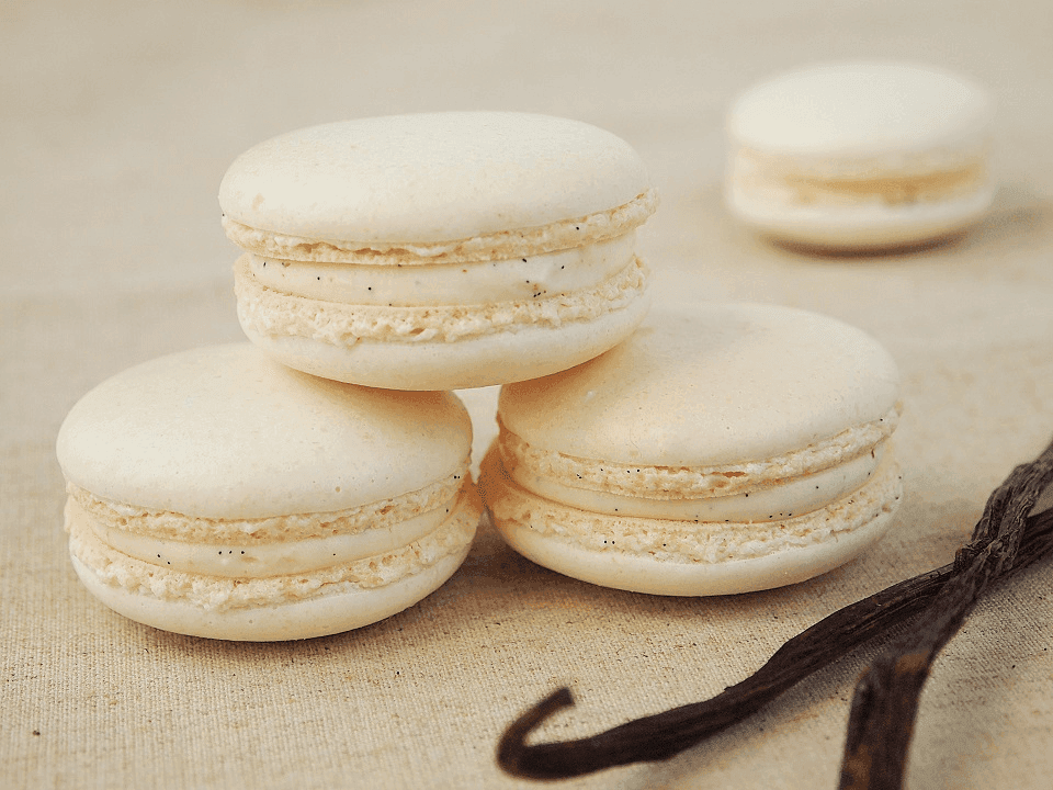 macarons à la vanille avec gousses de vanille